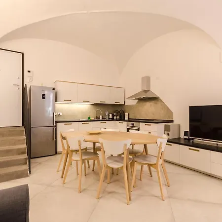 Cartoleria Suite: Spazioso, Moderno E 公寓 *