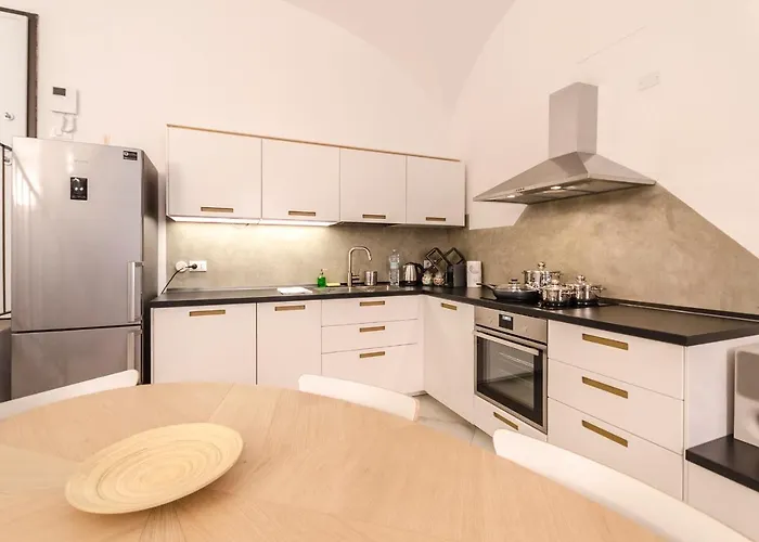 Cartoleria Suite: Spazioso, Moderno E Apartment Bologna