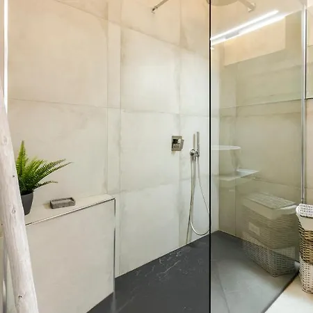 Cartoleria Suite: Spazioso, Moderno E Apartment *