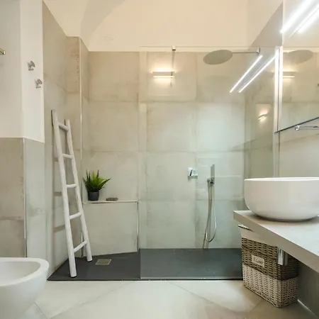 Cartoleria Suite: Spazioso, Moderno E Apartment *